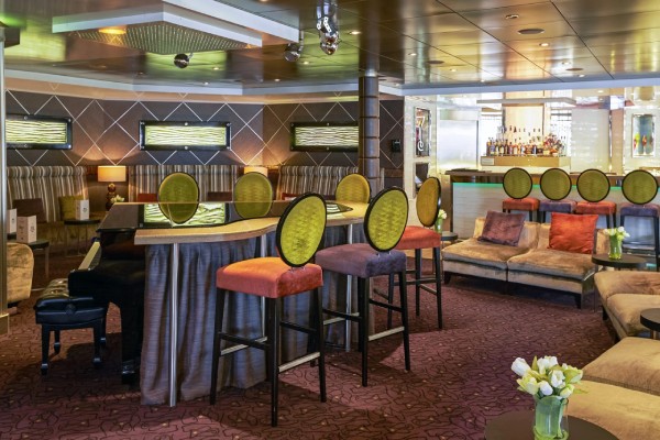 Martini_Piano_Bar.jpg